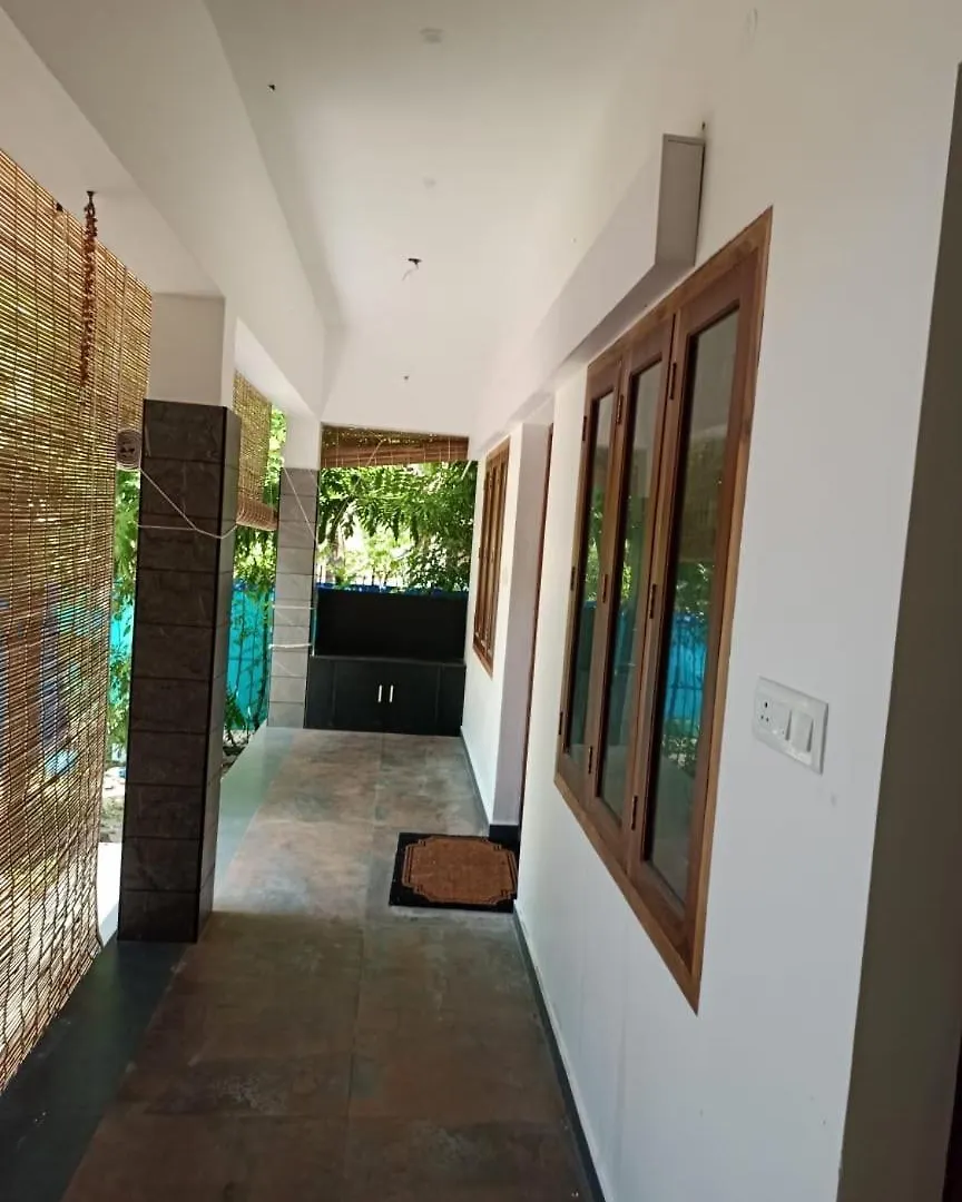 Dolphins Turf Bed and Breakfast Mararikulam