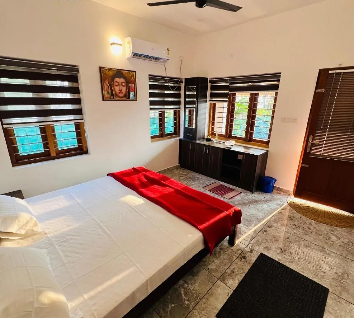 Dolphins Turf Bed and Breakfast Mararikulam Indien